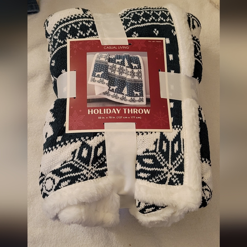 Holiday throw 50in-70in